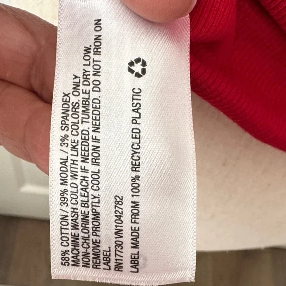 a new day Red Short Sleeve Women's Tee NWOT - Picture 6 of 8